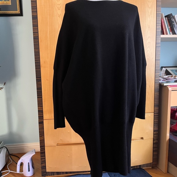 Karen Millen Dresses & Skirts - Dress/top with the zipper on the back